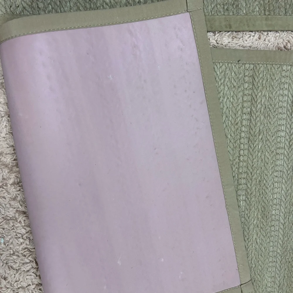 Tan Textured Bath Mats for Minimalist Decor